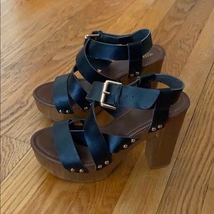 Mossimo wood chunky platform sandal